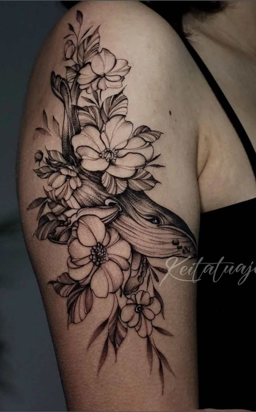 Tatuaje minimalista micro-realismo en muñeca Recoleta