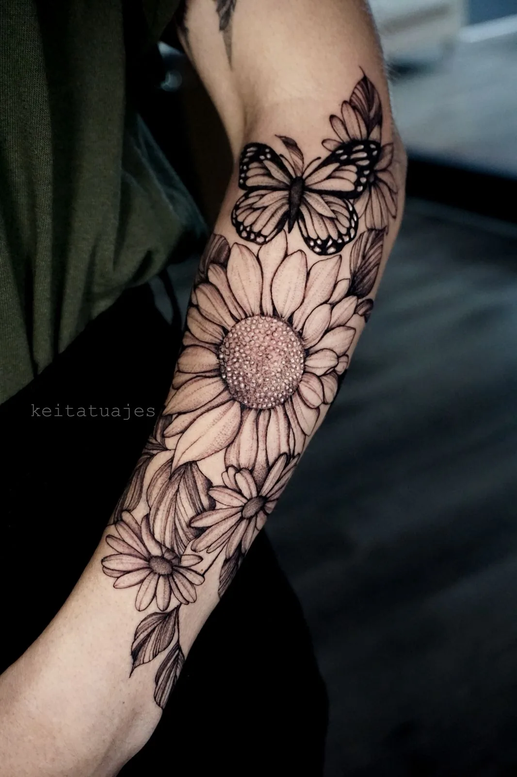 Micro-realismo fine line en hombro Buenos Aires